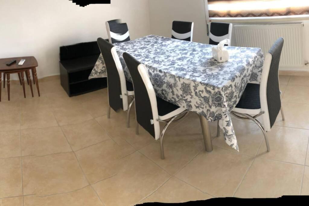 Apt 4 Rent/A Quiet Neighborhood Close To Services Amman Exterior foto